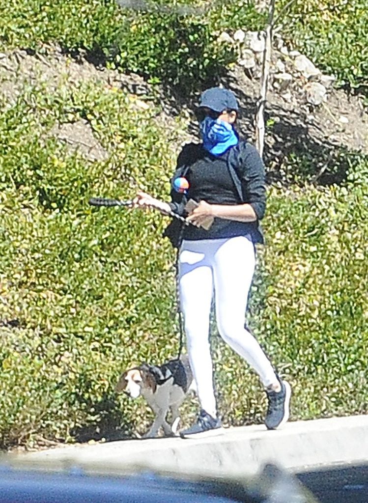 Megan Markle vista dando paseos con su Beagle