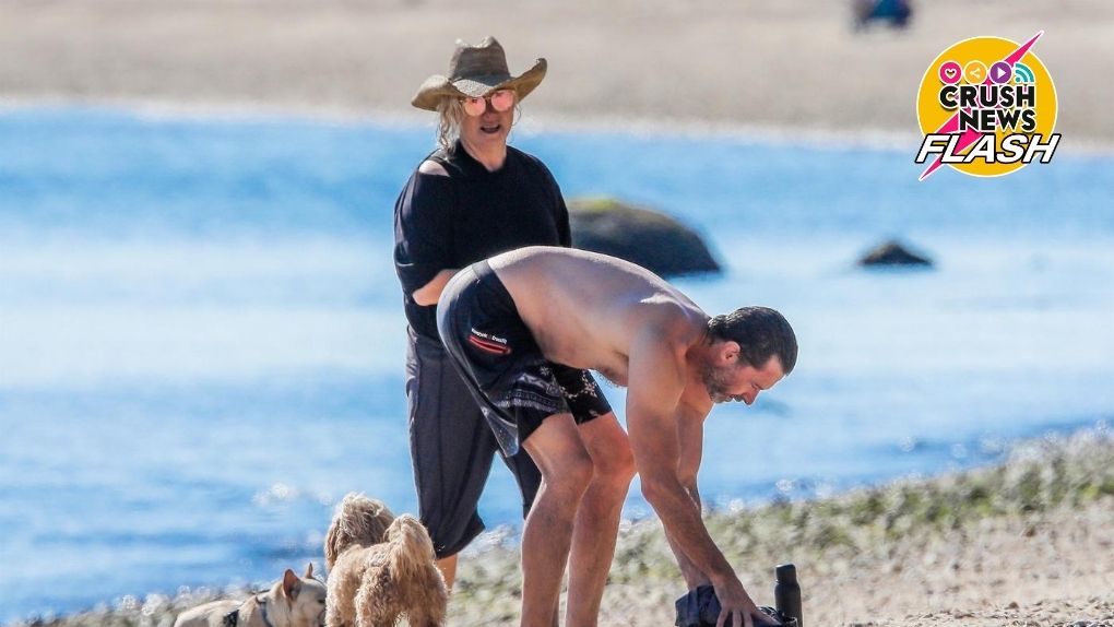 Hugh Jackman y Deborra-Lee Furnes en la playa.