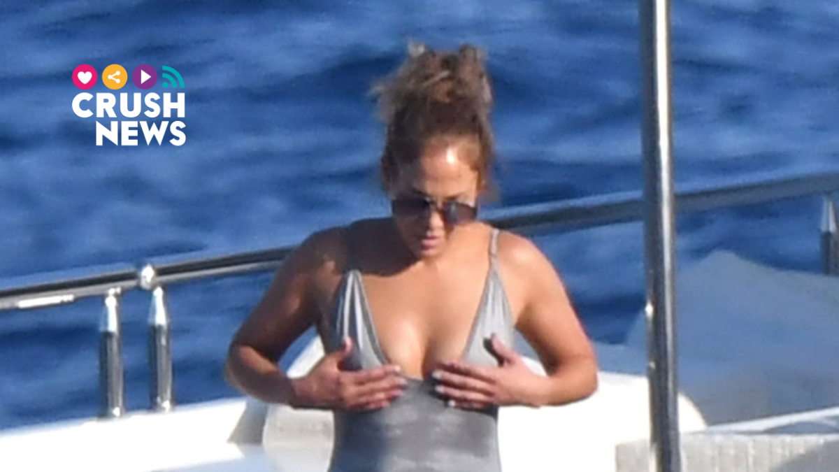 Jennifer López presume su figura con un bikini atrevido