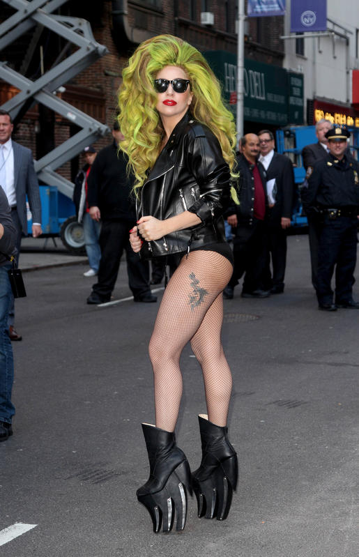 Lady Gaga con plataformas.