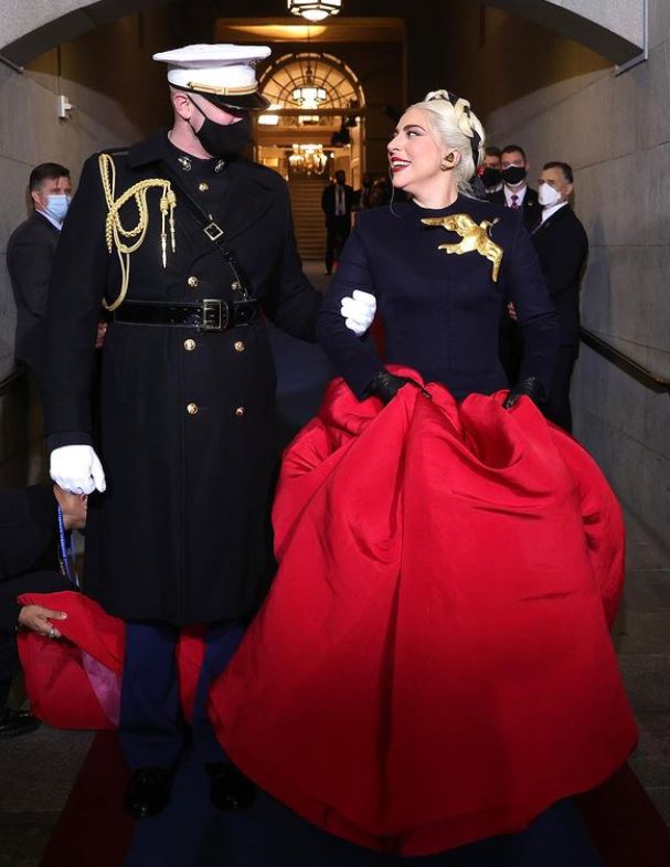 El look de Lady Gaga en la investidura de Joe Biden.