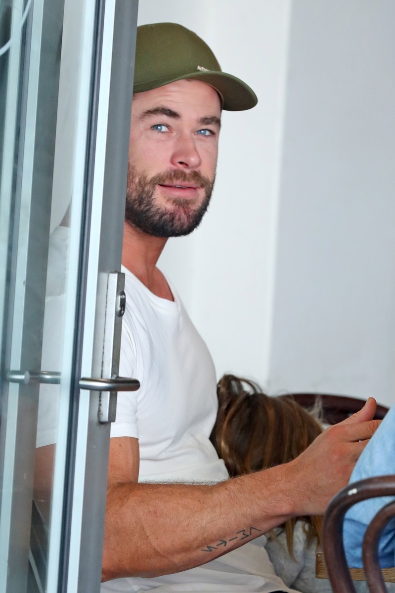 Chris Hemsworth queda con Isla Fisher