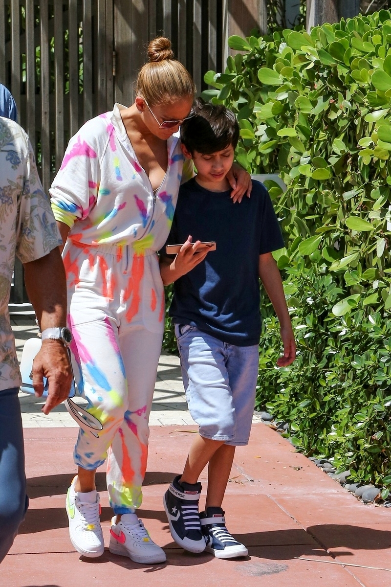 Jennifer Lopez y su hija distanciadas