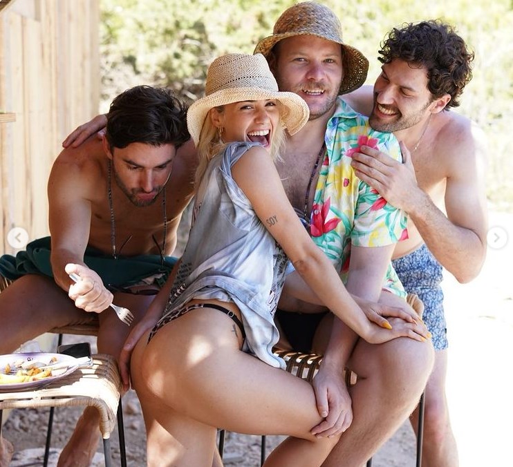 Lali Espósito en Ibiza con sus amigos la pasó a lo grande