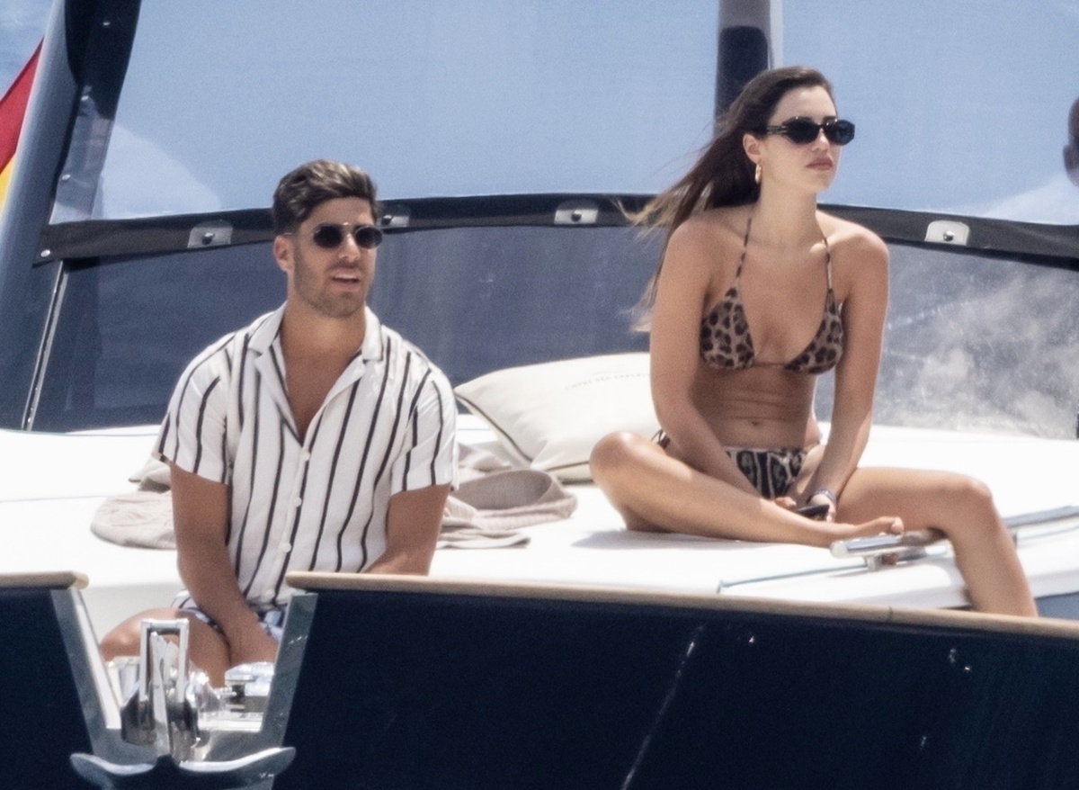 Par de guapuras Marco Asensio y su novia Sandra vacacionan en Capri Fotos Exclusivas