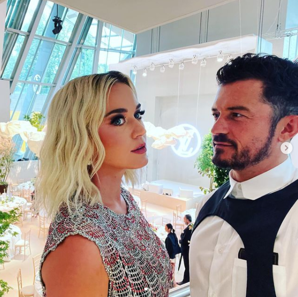 Katy Perry y su chico. El Luisvi de Orlando es un arnés de la firma, a la venta por 850 euros