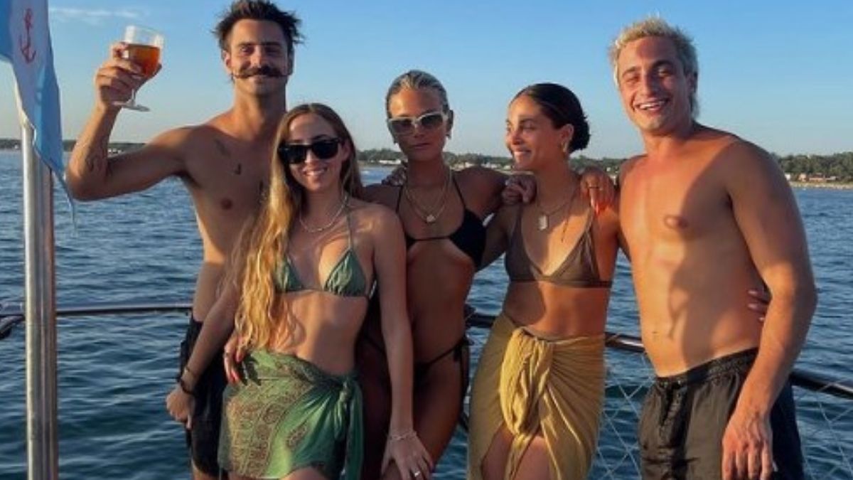 Valentina Zenere sube fotos en bikini con amigos